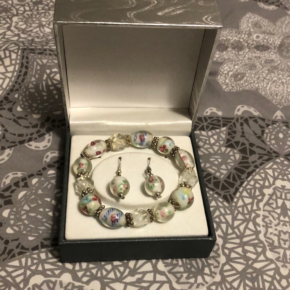 Beaded bracelet and earrings set